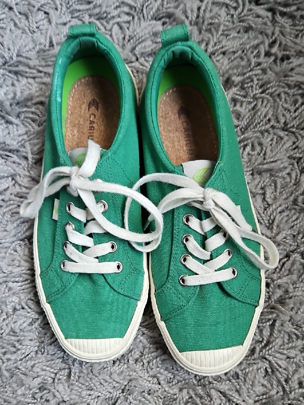Cariuma Green Canvas Sneakers with White Laces